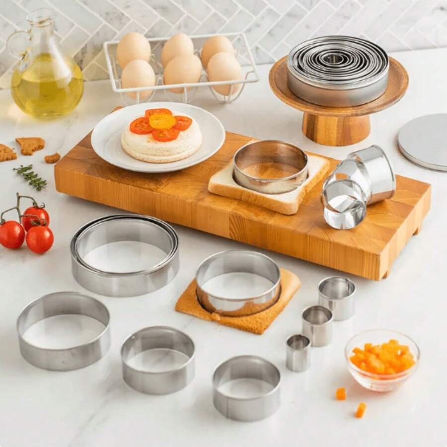 Bộ 12 khuôn cắt bánh quy tròn, khuôn làm bánh ngọt, khuôn bánh donut, vòng cắt bánh donut bằng thép không gỉ, thích hợp để làm bánh ngọt, bánh mì, bánh sandwich, mousse, bánh mì, bánh donut, fondant. - Bạc - Xem 1
