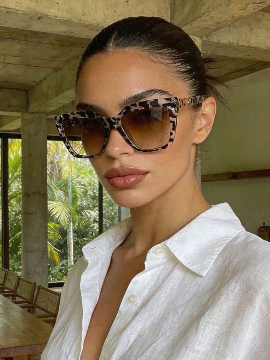 女士复古方形大框塑料豹纹太阳镜，经典时尚眼镜，夏季度假必备复古防紫外线太阳镜，适合大脸，沙滩旅行驾驶日常佩戴 - 彩色 - 查看 1