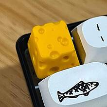 1pc Personalized Resin Cute Cheese Keycaps 3D Keycaps Are Installed On The Esc Key Of The Resin Keyboard. These Keycaps Simulate The Real Cheese-Shaped Keys. They Are A Great Choice For Gift Giving. - View 11