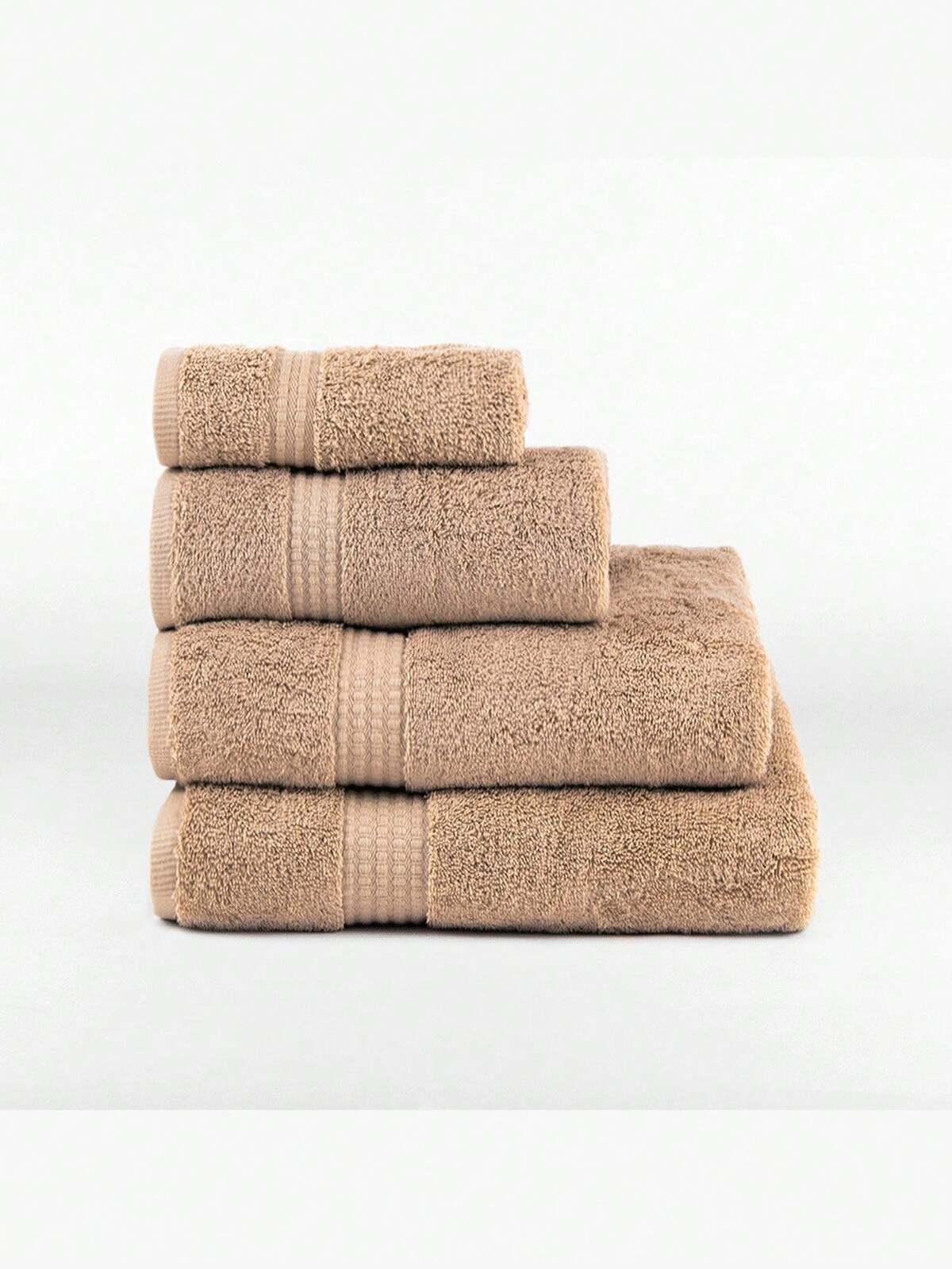 Tramas+ Serviette de bain couleur sable 700 g en coton peigné - Absorption et douceur maximales - Disponible en format serviette de toilette, serviette de douche et serviette de bain - Coton d'une durabilité exceptionnelle qui conserve ses propriétés au fil du temps - Idéale pour une expérience de bain luxueuse et confortable - Couleur sable élégante et polyvalente qui s'harmonise avec tous les styles de décoration