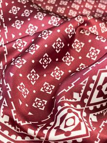 一条波西米亚风佩斯利印花方巾，尺寸为27.5英寸（约70厘米），适合休闲时尚的街头穿搭，可用作头巾、发带、披肩，户外防风防晒，是点缀造型的完美配饰。 - 紅色 - 查看 3