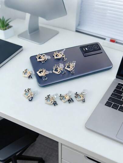 Nút bịt cổng sạc điện thoại hình trái tim và bướm đính đá và chữ cái A-Z, thích hợp để trang trí điện thoại, tương thích với cổng sạc Type-C.