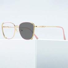 1 Cặp kính gọng kim loại hình bầu dục, unisex, có tròng kính đổi màu - Tròng kính trong suốt, gọng kim loại nửa vành - Giảm mỏi mắt do sử dụng máy tính, tivi, điện thoại và chơi game, cũng có thể dùng làm kính trang trí. - Khung vàng tím - Xem 21