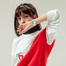 FILA 大 Logo 一体式硅胶石英表，撞色设计，30 米防水，学生情侣运动腕表 - 均碼 - 查看 4