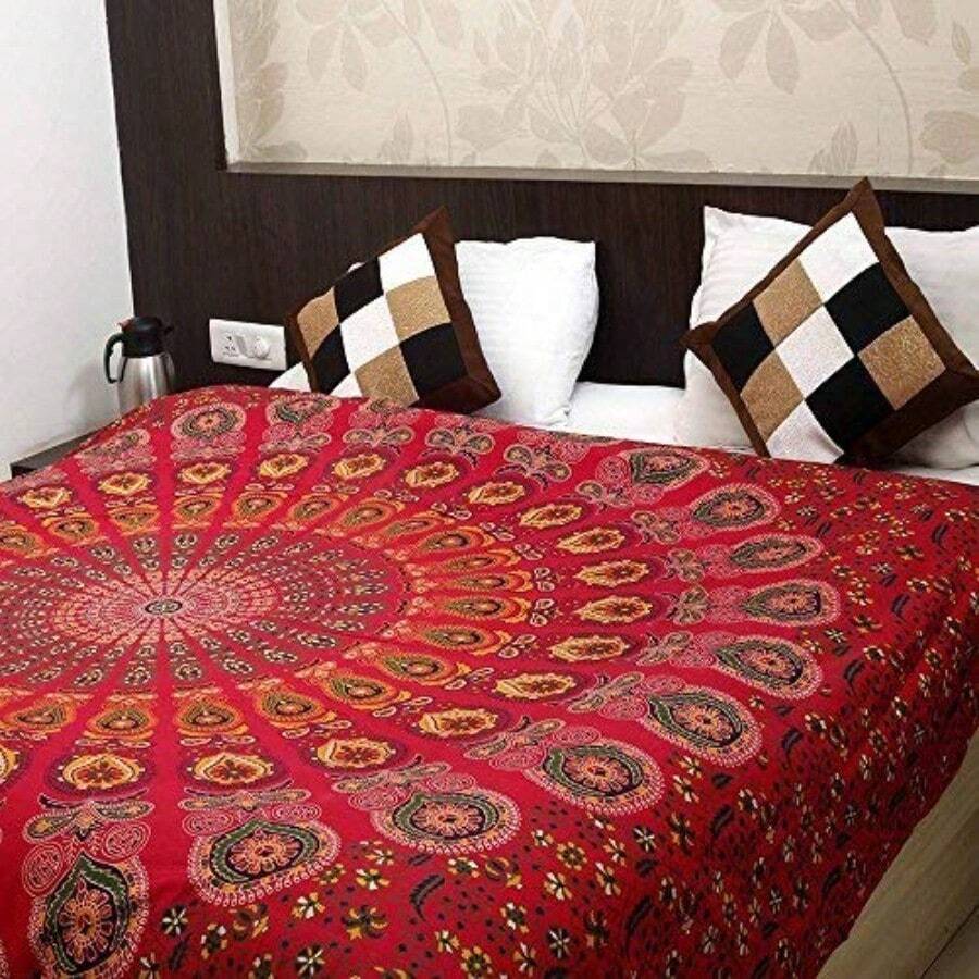 Bless International Tapiz indio hippie bohemio psicodélico pavo real mandala colgante de pared ropa de cama Rojo dorado King 88x104Inches (225x265Cms) - Rojo Dorado - Ver 1