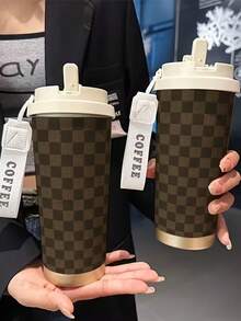 1 cốc du lịch giữ nhiệt bằng thép không gỉ 18oz. Họa tiết kẻ caro nâu. Có quai xách. Có ống hút. Cốc ngoài trời. Cốc du lịch. Cốc cà phê. Quà sinh nhật. Quà Giáng sinh. Quà Halloween. - Nhiều màu - Xem 1