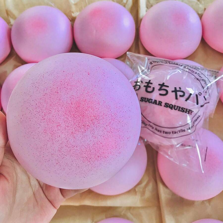 1pc New Squishy Sticky Bottom Bun Slow Rebound Squeeze Toy Sugar Squishy, Interactive, Essential For Socializing, Family, Hot Selling, Explosion Model, Gift For Boyfriend/Girlfriend, Birthday Gift, Party, Perfect Gift, Presents