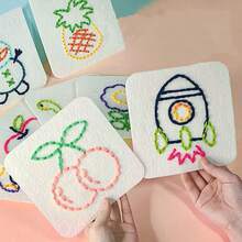 8件套缝纫工具套装，适合初学者，包含塑料针、线、DIY缝纫板、儿童缝纫套装、儿童毛毡制作套装，有助于培养儿童精细动作技能。 - 彩色 - 查看 5