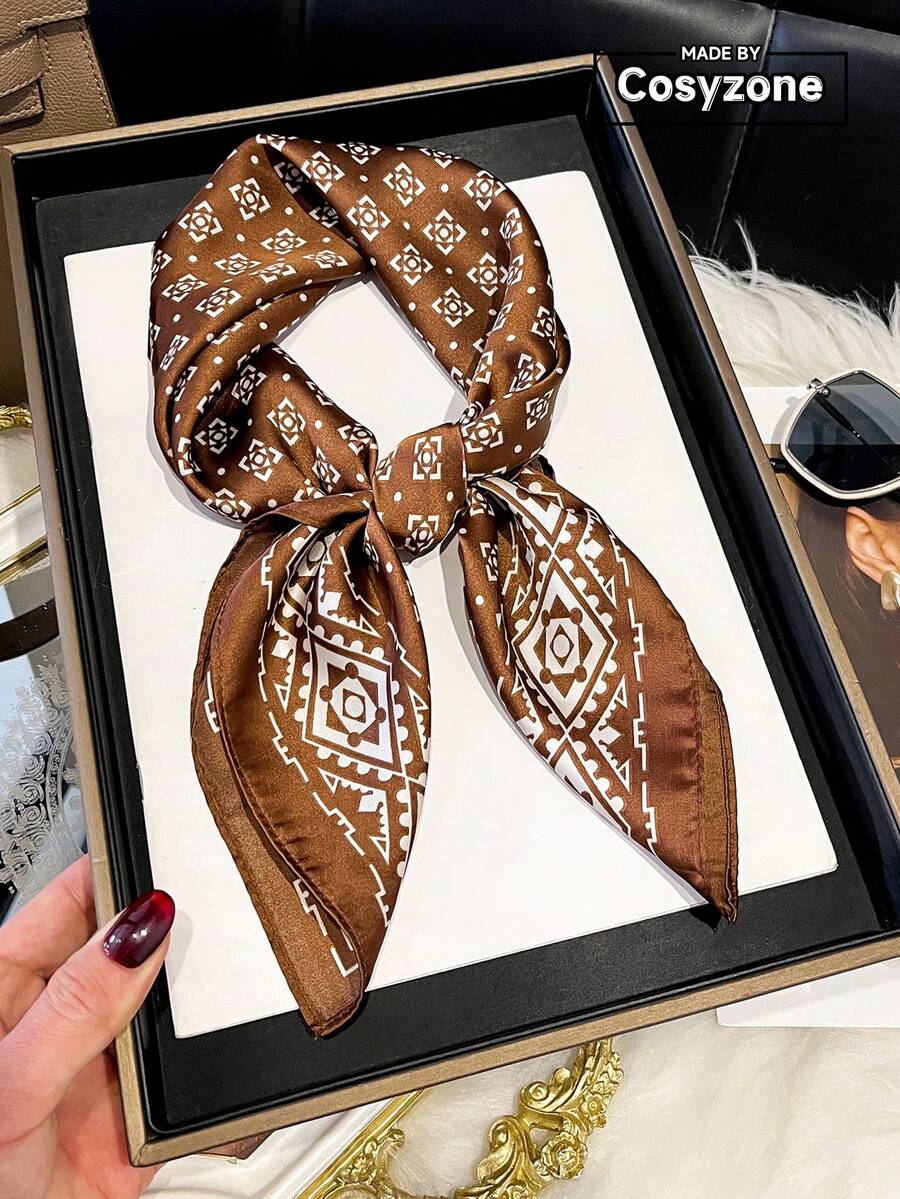 一条波西米亚风佩斯利印花70厘米方巾，适合休闲时尚街头出行，可作头巾、发带、户外防风防晒披肩，完美点缀您的造型。 - 焦糖棕 - 查看 1