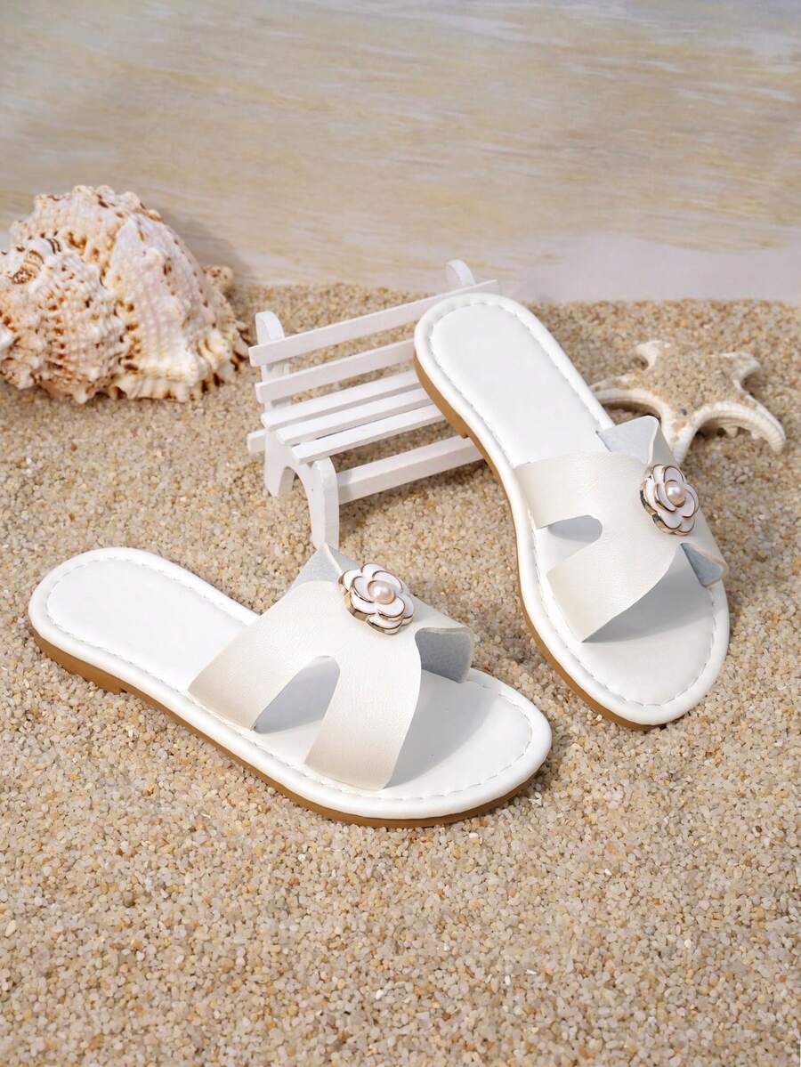 1 Pair Gold Snake Embossed Sandals Designed For Boys And Girls, Soft And Comfortable, Convenient For Children To Walk. Open Toe Design, One-Piece Wide Strap Style, Flat Sole, Fashionable Casual Style, Suitable For Daily Play, Beach Vacation, Small Gatherings And Other Occasions. - White - View 1