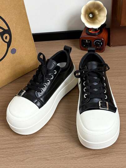 1 Pair Solid Color PU Leather Lace-Up Sneakers, Suitable For Home And All Seasons