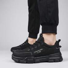 Tenis de hombre de moda casual, zapatos para hombre ligeros y cómodos fabricados en material PU y malla transpirable, tenis para hombre con suela gruesa antideslizante y diseño de cordones, calzado deportivo versátil con amortiguación suave, sneakers resistentes al desgaste de estilo urbano y elegante para caminar con flexibilidad y confort diario. - Negro - Ver 2