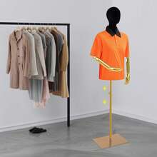 Mannequins - A - View 10