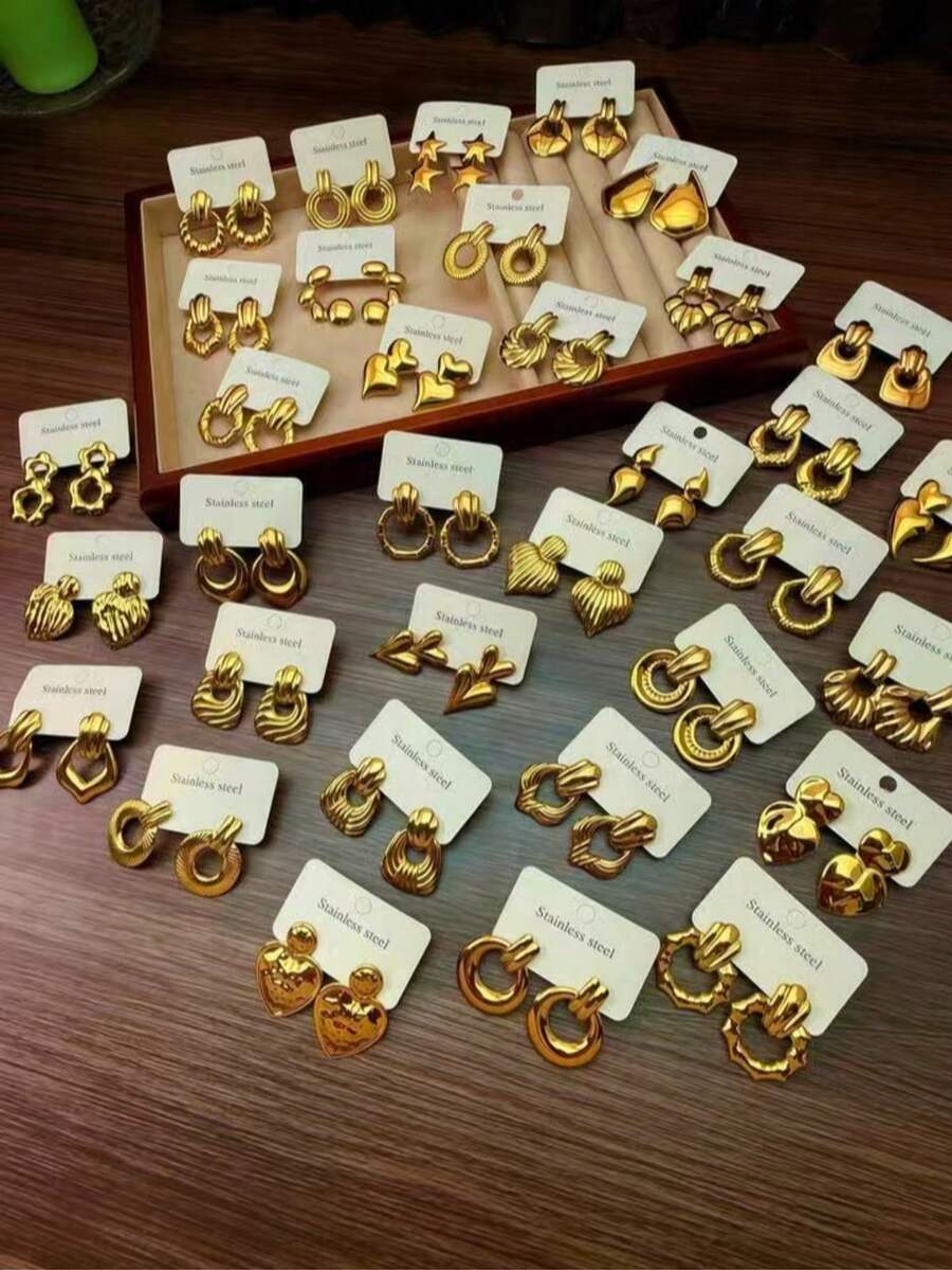 32对简约不锈钢镀金耳环，款式多样，优雅百搭，适合派对、婚礼和日常佩戴（随机发货） - 金色 - 查看 1