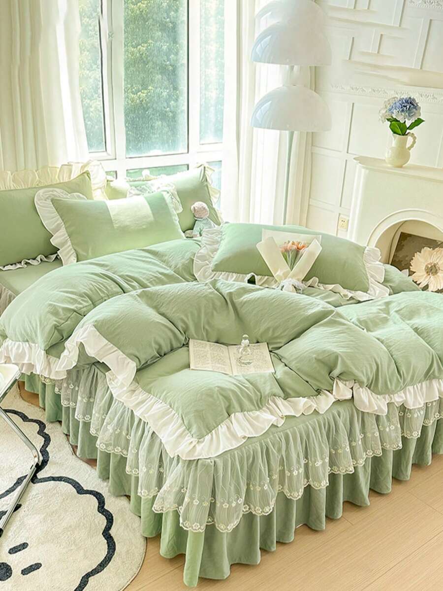 Bộ 1 vỏ chăn + 2 vỏ gối (không kèm ruột chăn), màu xanh bạc hà mềm mại và thoải mái, thiết kế tối giản với họa tiết xếp nếp, phù hợp cho phòng ngủ và phòng khách, có thể giặt máy, sử dụng được cả bốn mùa. - màu xanh lá - Xem 1