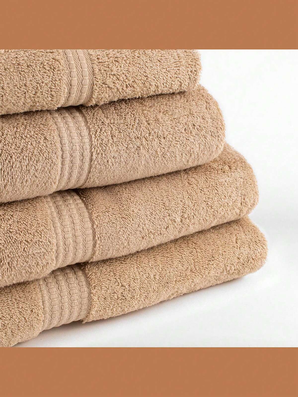 Tramas+ Serviette de bain couleur sable 700 g en coton peigné - Absorption et douceur maximales - Disponible en format serviette de toilette, serviette de douche et serviette de bain - Coton d'une durabilité exceptionnelle qui conserve ses propriétés au fil du temps - Idéale pour une expérience de bain luxueuse et confortable - Couleur sable élégante et polyvalente qui s'harmonise avec tous les styles de décoration 3