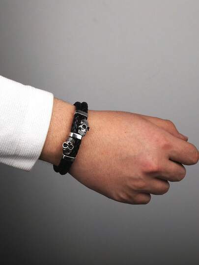 1件手工制作的暗黑哥特风格骷髅装饰手链