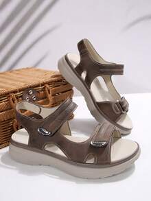 1 Pair Summer New Soft Leather Sandals, Sports Style Platform, Hook And Loop Closure, Thick Non-Slip Sole, Casual Beach Shoes - Brown - View 5