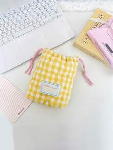 1个格子绗缝相机收纳包，心形相机保护套，CCD抽绳袋，旅行洗漱包，防尘袋和杂物袋。适用于相机、手机和数码产品。是春夏旅行、婚礼季和返校季的理想之选。送给女性朋友的绝佳礼物（化妆包、旅行必备品、珠宝收纳、邮轮必备品、收纳袋）。 - 彩色 - 查看 14