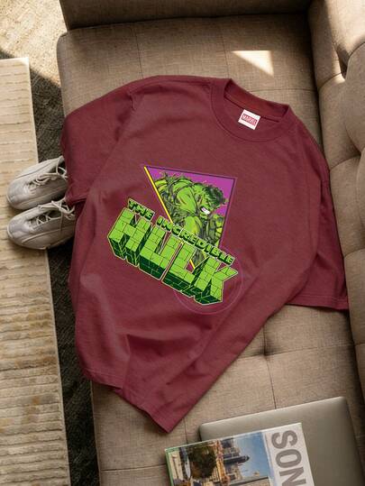  Ce t-shirt à manches courtes lavé unisexe en collaboration avec Marvel présente une impression en lettrage de personnage Marvel avec un bloc de couleurs à haute saturation. Fabriqué dans un tissu de qualité supérieure, c'est une pièce idéale pour l'été - polyvalente, pratique, confortable, respirante et facile à assortir. Il peut être porté seul ou en couche, convenant à toutes les saisons. Parfait pour l'été, le camp d'été, les vacances, le port quotidien et les sports.