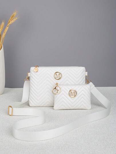 Fashionable Black Quilted Women's Crossbody Bag With Adjustable Gold-Tone M Logo Strap, Casual Daily Shoulder Bag, Lightweight Zipper Clutch