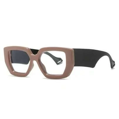 一副方形塑料框透明镜片眼镜，男女通用经典款式，适合日常生活、办公、阅读、看电视、玩游戏、手机装饰等各种场合。