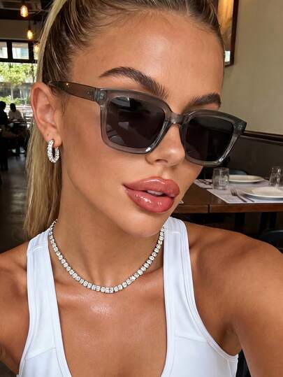1 Pair Square Gray Versatile Sunglasses, Suitable For Elegant Parties, Daily Wear, Travel, Driving, Beach, An Essential Accessory For Women In Autumn/Winter, Suitable For Business And Leisure, Also An Ideal Gift For Summer Beach Vacation And Outdoor Activities.