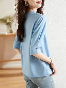 纽扣设计休闲中袖上衣，新款夏季时尚百搭圆领半袖T恤，女士修身款 - 淺藍色 - 查看 5