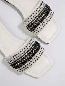 Nuevas sandalias tipo mula de lujo con puntera cuadrada antideslizante y decoración de cristales y perlas, de talla grande, elegantes y versátiles para usar en la playa y en resorts - Blanco - Ver 9