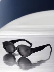 一副男女通用椭圆形黑色太阳镜，适合户外活动、旅行、夏季配饰、运动风格、驾驶、节日、海滩、电子音乐节、郊游、度假、家庭旅行、高尔夫、徒步旅行、优雅着装等场合。 - 黑色 - 查看 2