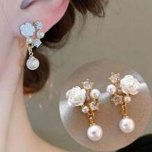 1 Đôi bông tai tua rua đính hoa trắng và ngọc trai lấp lánh, thanh lịch, thích hợp cho cô dâu, đám cưới, tiệc tùng. - những bông hoa - Xem 2