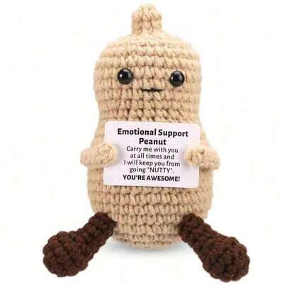 钩织花生，适合摆放在家中、办公室、卧室、客厅、书房等场所，无论你开心还是难过，它都会陪伴着你。