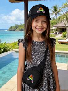 Set de 2 piezas de gorra de béisbol con malla con letra y mochila para niños, gorra deportiva transpirable con protección solar y correa ajustable, bolsa de cintura y bolso cruzado para viaje para niños de 3 a 12 años - Negro - Ver 4