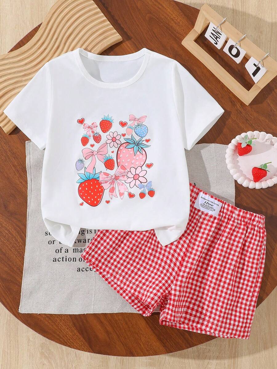 Bộ 2 món cho bé gái, gồm áo thun trắng tay ngắn in hình dâu tây và quần short kẻ caro đỏ trắng, thích hợp mặc mùa hè. - trắng - Xem 1