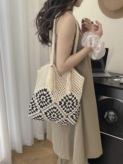 Handgefertigte gehäkelte schwarz-weiße karierte Tragetasche, neue große Kapazität Vintage Oma Karo Patchwork atmungsaktives Mesh Design für Frühling/Sommer, Quasten Dekoration, lässiger Pendler entspannter Stil Umhängetasche