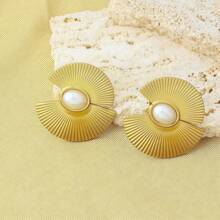 Luxury Stainless Steel Gold Plated Non-Fading Oil Pressure Earrings, Fashionable Personalized Gold Shell Pearl Shape Earrings - Butterfly - View 4