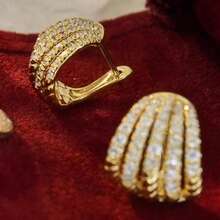 Elegant Bridal Five-Claw Zirconia Round Earrings, Fashionable Accessory For Daily Wear - Gold - View 3