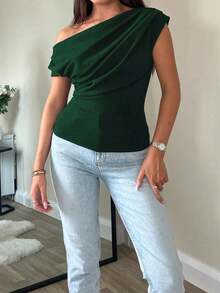 Top cropped plus size elegante, básico, casual, único e deslumbrante com um ombro só, modelagem justa e sexy, estilo assimétrico, perfeito para o verão. - Verde escuro - Ver 3