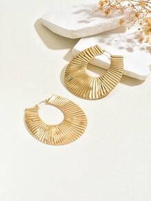 1 Bộ khuyên tai hình chữ C xoắn hình học phóng đại thời trang, khuyên tai vòng sọc phóng đại phong cách retro Âu-Mỹ, được làm thủ công bằng kim loại, thể hiện chất lượng cao cấp và thiết kế độc đáo, phù hợp cho phụ nữ đeo trong các bữa tiệc, đi làm hoặc làm quà tặng ngày lễ. - hình học - Xem 3