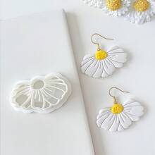 1pc Beautiful & Elegant Flower Shaped Polymer Clay Earring Mold, DIY Jewelry Pendant Shaping Cutting Mold Tool - White - View 1