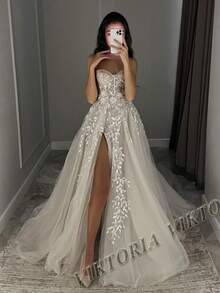 Elegant Sexy High Slit Lace Appliqué A Line Tulle Wedding Dress,Registry Office Dresses Bridal Gown,Evening Party Dress Birthday Party Dress Country Wedding,Romantic Church Ceremony Wedding Dress,Suitable For Wedding,Dating,Party,Singles' Party,Vacation,Formal Occasions,Dinner Dress,Prom Dress,Homecoming Dess,Cocktail Party,Wedding Guest Dress,Graduation - 白色 - 查看 1