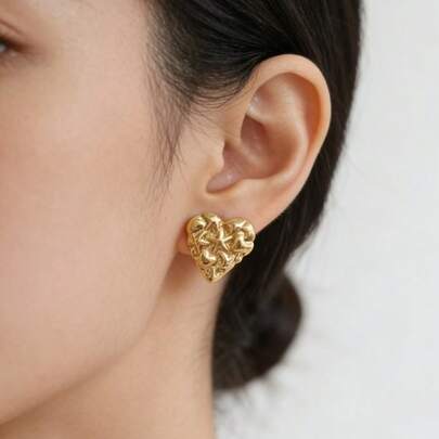 1 par de pendientes con forma de corazón minimalistas y delicados de lujo en color dorado, versátiles para uso diario, sesiones de fotos o regalo romántico para la novia