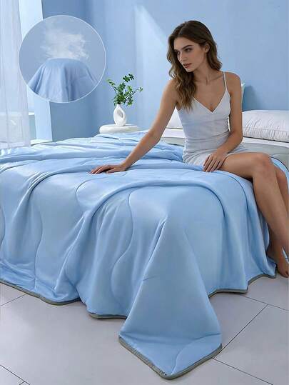 Chăn làm mát nhẹ, thoáng khí, thích hợp cho phòng máy lạnh, nhà ở, ký túc xá, ngủ trưa và ngủ đêm. Làm mát nhanh chóng và mang lại cảm giác thoải mái lâu dài, phù hợp cho mọi mùa.