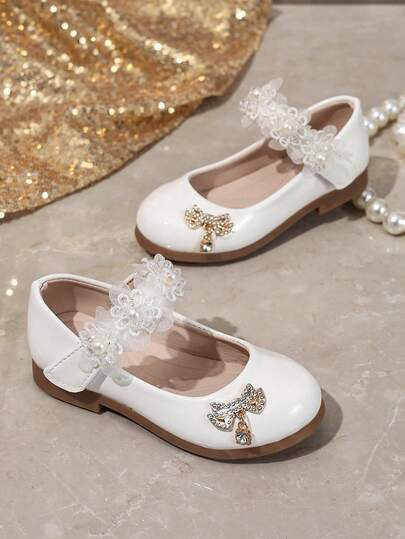 1 đôi giày công chúa thời trang viền ren xinh xắn mới cho bé gái, giày Oxford đa năng, phối cùng váy công chúa dễ thương.