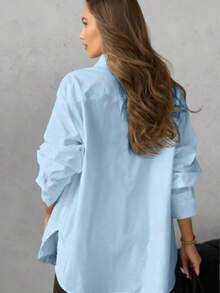 Áo sơ mi nữ Solstice Apparel màu trắng dáng rộng, cài cúc phía trước, đính đĩa mặt trời bằng kim loại, vai rớt, cổ ve lật, kiểu dáng thường ngày, thích hợp đi làm và công sở mùa xuân. - Màu xanh lam - Xem 2