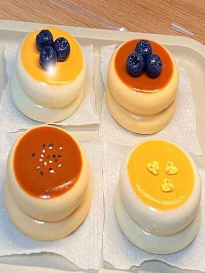 舒缓压力慕斯，草莓蓝莓慕斯奶油软萌玩具，逼真蛋糕造型，舒缓压力，适合节日、生日、圣诞节和派对送礼