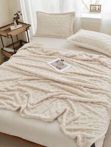 1 件柔软亲肤的灰褐色天鹅绒卷边毯，适合卧室和客房使用 - 米白 - 查看 6