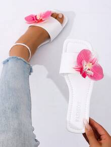 2026 Nuevas sandalias planas de punta abierta para mujer, sandalias de verano blancas/negras con diseño de mariposa y orquídea, sandalias planas de moda - Blanco - Ver 3