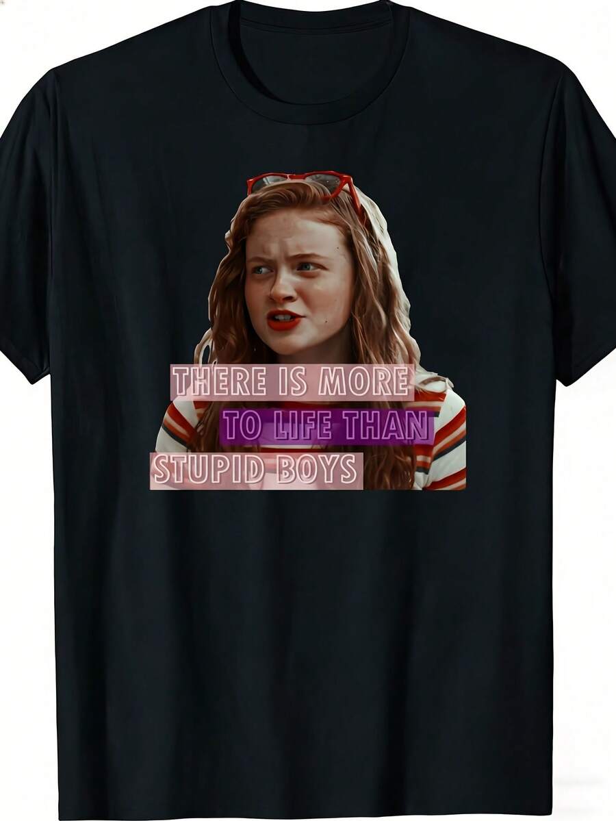 Printed Men's T-Shirt Made From 100% Cotton With A Demogorgons Motif, StrangerS Hawkins ThIng Hugs Graphic T-Shirt, Inspired By StrangerS Hawkins ThIng, 100% Cotton Shirts With Demogorgons-StrangerS-Style Upside-Downs ThIngs Shirt, Mike, Lucas, Eleven, Dustin, Demodogs, Hawkins Indiana Fans. Exquisite Shirts. Holiday T-Shirt Loves - StrangerS Hawkins ThIng DemogorgonS Pattern, Men's Top, Crew Neck Casual T-Shirt Made From Exquisite Cotton, StrangerSthIngS, Graphic T-Shirt, Shirts Valentine's Day Gifts, Valentine's Day, Men's Clothing, Men's Shirts, Men, Graphic T-Shirt, Graphic T-Shirts For Women, Summer Clothing, Easter Gift, St. Patrick's Day Gift.No.162 - 黑色 - 查看 1