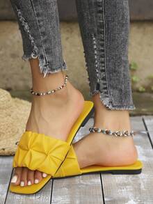 Sandalias de verano con tiras plisadas, decoración de perlas falsas y flores, elemento de tira transparente, chanclas planas de unicolor simples y elegantes - Amarillo - Ver 5